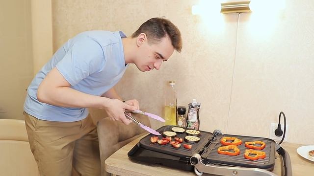 КОРОЧЕ ГОВОРЯ_ УЖИН ЗА 100 РУБЛЕЙ(1080P_HD).mp4 смотреть онлайн