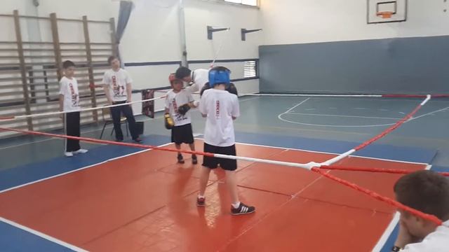 Глыба первый бой (в синем шлеме) смотреть онлайн