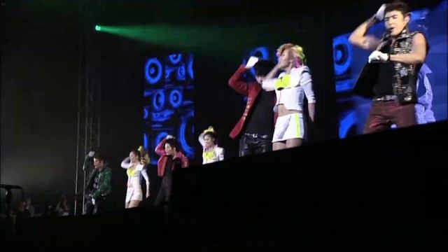 2PM – Electricity (220v Remix) @ Hands Up Asia Tour 2011