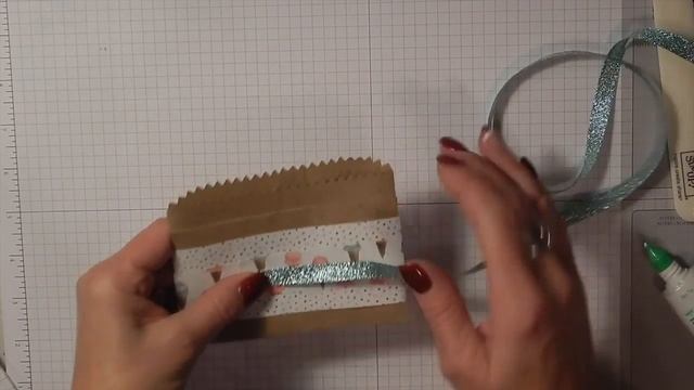 Gift Card Holder смотреть онлайн