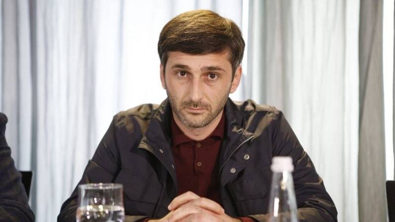 Власти Абхазии хотят замять нападение на российскую семью? смотреть онлайн