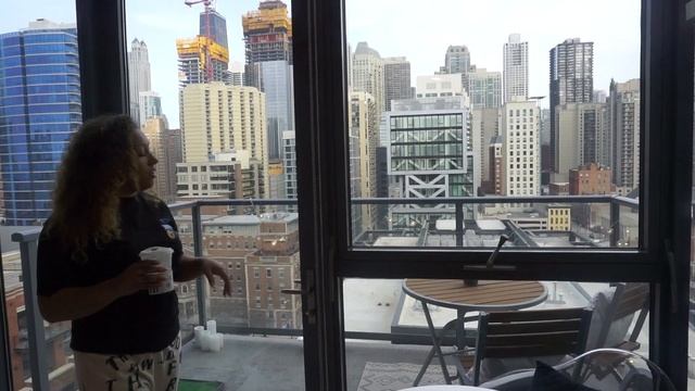 KERI HILL APARTMENT TOUR | DOWNTOWN CHICAGO STUDIO