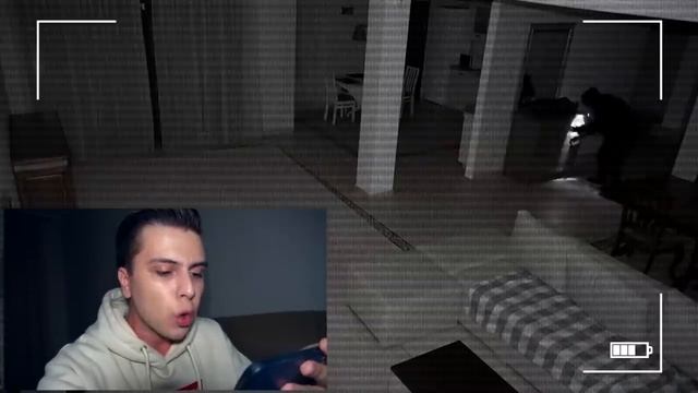 ЕСЛИ УВИДИШЬ ЭТУ СУМАСШЕДШУЮ ДЕВУШКУ СРАЗУ БЕГИ И ЗВОНИ В ПОЛИЦИЮ *она хочет тебя убить*