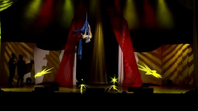 Aerial SIlks at Cirque Montage (Branson 2012) смотреть онлайн