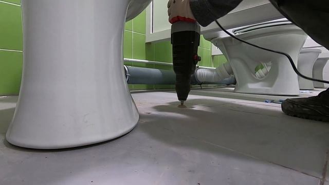 Как правильно установить/закрепить унитаз к полу. Пошаговая инструкция. смотреть онлайн