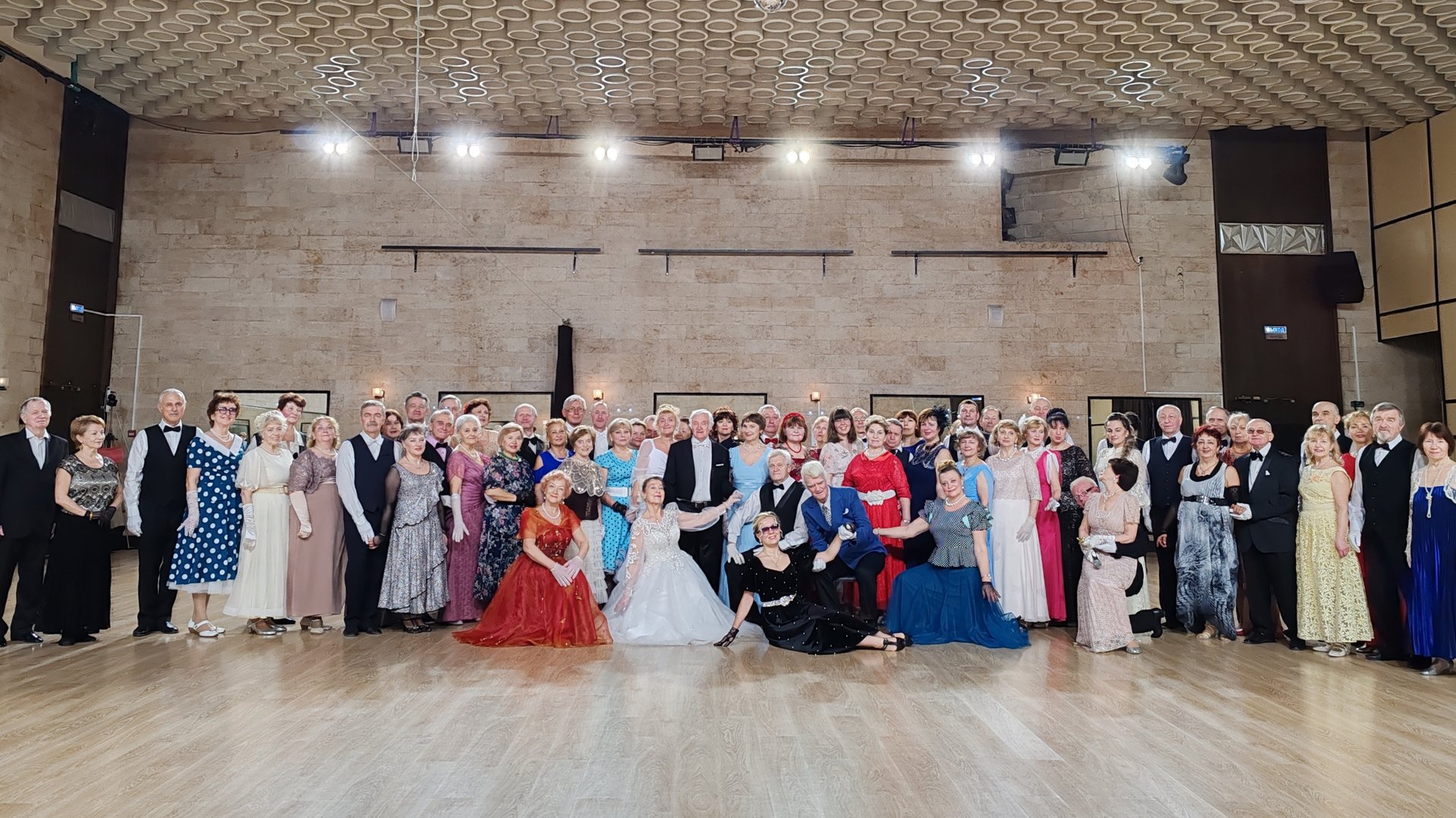 Заключительный в этом сезоне танцевальный вечер Карагезовой И.В. на Смольной 15.03.25г смотреть онлайн