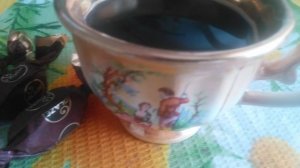 Чашечка кофе с конфетами VID_20250315_153100