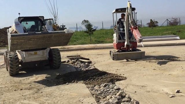 Bobcat S630H Ile Moloz Taşıma