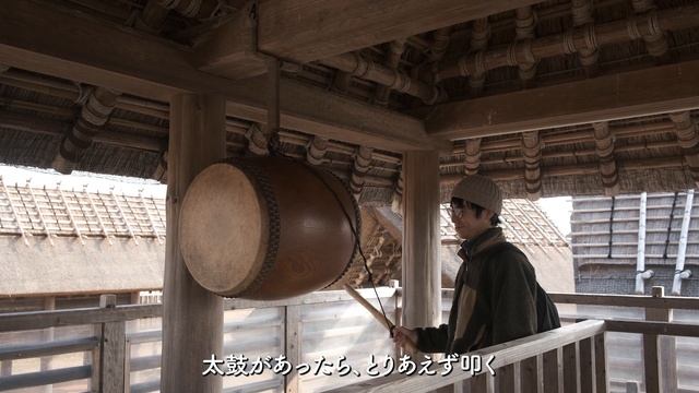 【車中泊の旅】車内でおにぎりをにぎり、ピクニックに行く。車で生活する夫婦。 смотреть онлайн