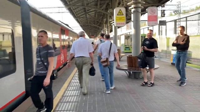 Sokolinaya Gora Station on the MCC смотреть онлайн