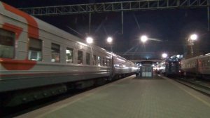 Электровоз ЭП1М-700 с поездом №125 Новороссийск — Москва
