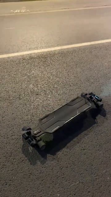Tank mode with the Exway Atlas in the Tuileries tunnel #paris #electric #skate #youtubeshorts смотреть онлайн