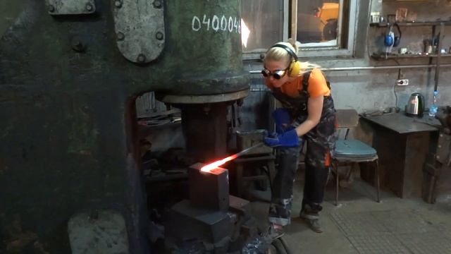 7 Нож из слоистого дамаска Часть 3 смотреть онлайн