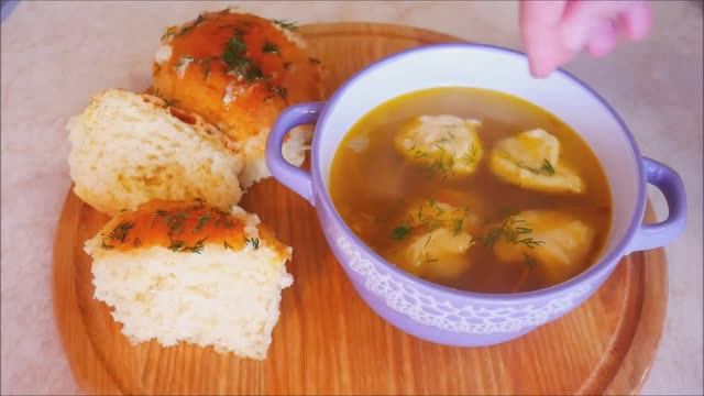 Суп с ГАЛУШКАМИ (клёцками) и с чесночными ПАМПУШКАМИ на ОБЕД