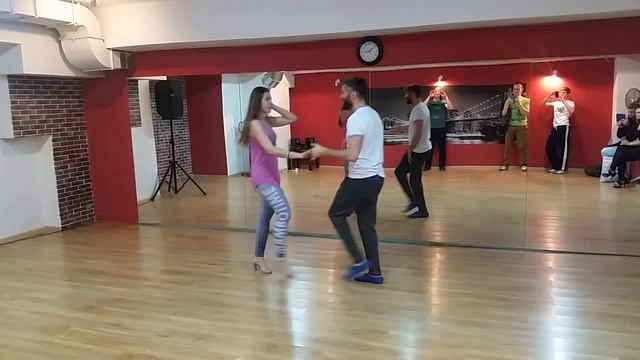 Уроки сальсы в Mambotime. Олег Соколов и Татьяна Кондрашова. смотреть онлайн