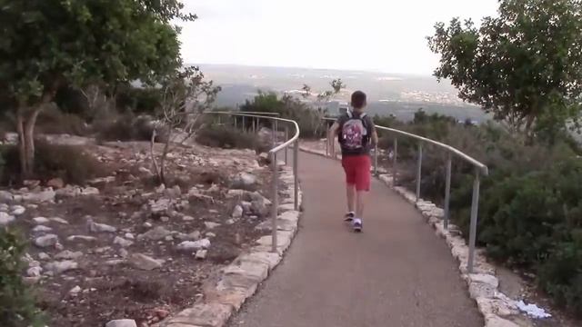 Арочная пещера. Израиль. Встретили кабана. Keshet Cave Israel. Met a wild boar смотреть онлайн