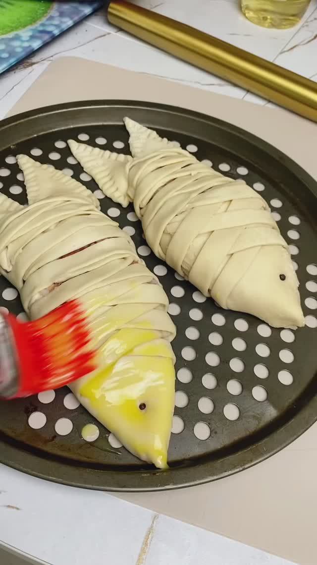 Рыбный пирог  на раз два! Красивый и вкусный!