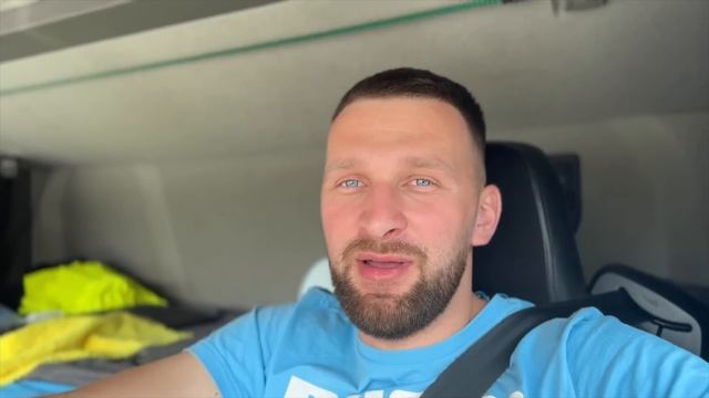 Первый рабочий день в новой компании. Сорвался второй этаж Автовоза -пострадала BMW смотреть онлайн