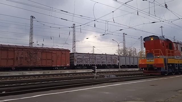 ЧМЭ3э-6843 следует резервом по станции Тихорецкая. смотреть онлайн