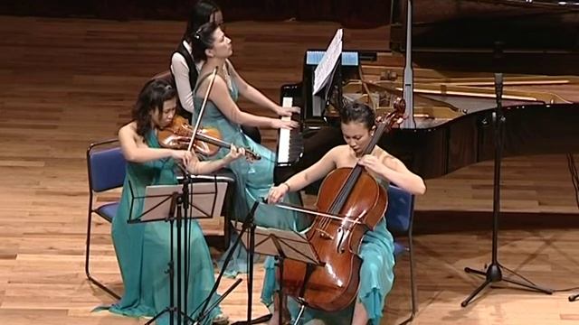 Verklärte Nacht- Arnold Schoenberg / Yesse Trio (Kaiyi Ma, violin Noella Yan, cello Mei Zhu, piano) смотреть онлайн