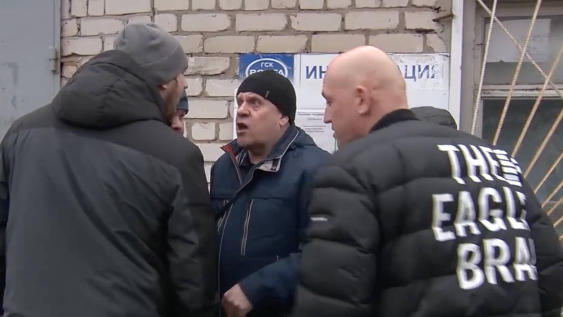 ГАРАЖНАЯ АМНИСТИЯ НЕ РАБОТАЕТ. ОСКОРБЛЕНИЯ И РУКОПРИКЛАДСТВА ВНУТРИ ГСК ВОЛГА, РОДИОНОВА 163Г НИЖНИЙ