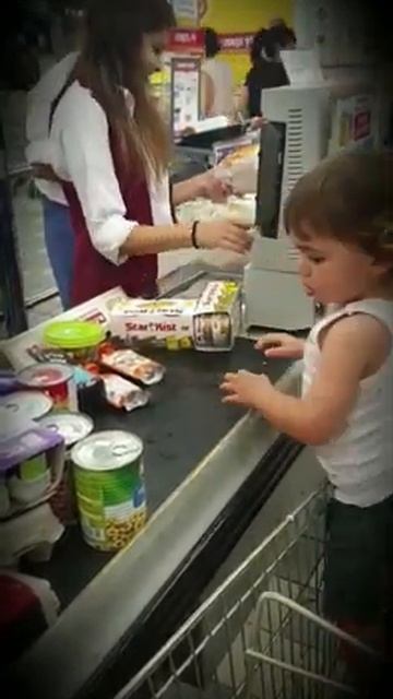 Мой средний внук Бен,ну очень деловой и хозяйственный парень👌🤗🤩