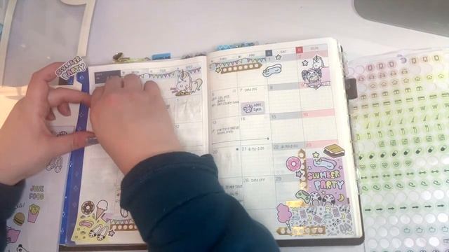 monthly plan with me in my hobonichi cousin for april 2023 смотреть онлайн