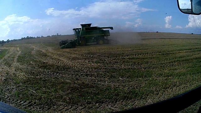 ТРАКТОР John Deere 8335R ПЛУГ LEMKEN DIAMANT смотреть онлайн