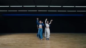 Itzy - 'Untouchable' dance practice