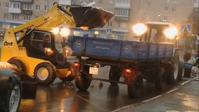 В Пересвете коммунальщики приняли новую дорожную технику смотреть онлайн