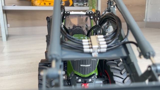 Fendt 1050 with MICRO sound and beacon lights | MAGOM HRC смотреть онлайн