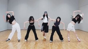 Le sserafim - 'Eve psyche and Bluebeards wife' dance practice