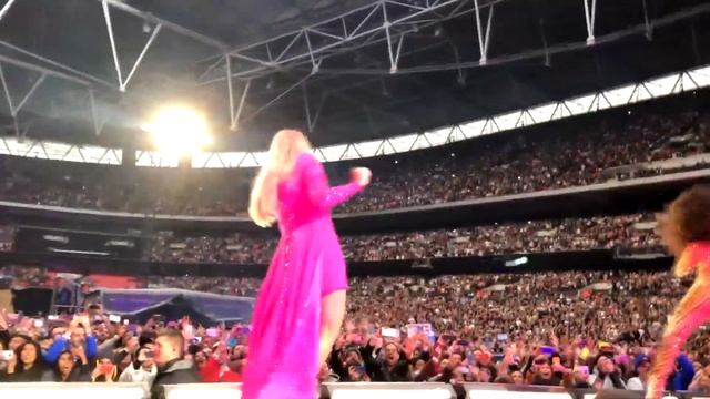 Spice Girls - Spice Up Your Life (Wembley Stadium Footage ONLY) - Spice World Tour 2019 #spicegirls