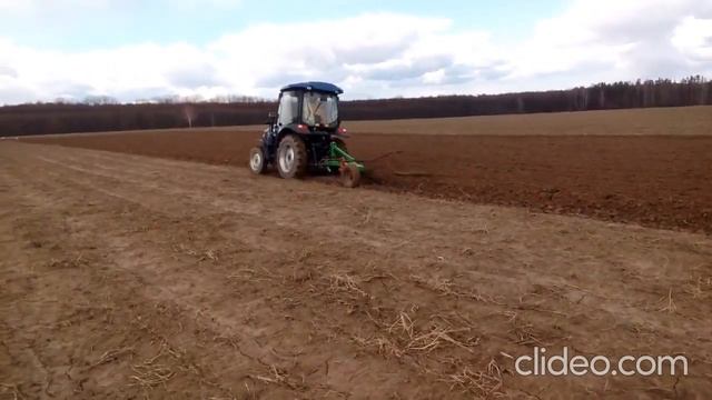 Lovol  504  с плугом 3 по 25. Вспашка под картошку