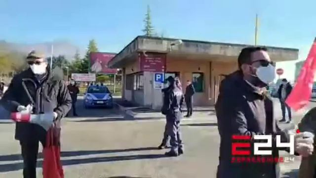 Diretta del sit-in organizzato dalla CGIL fuori dall'ospedale di Avezzano смотреть онлайн