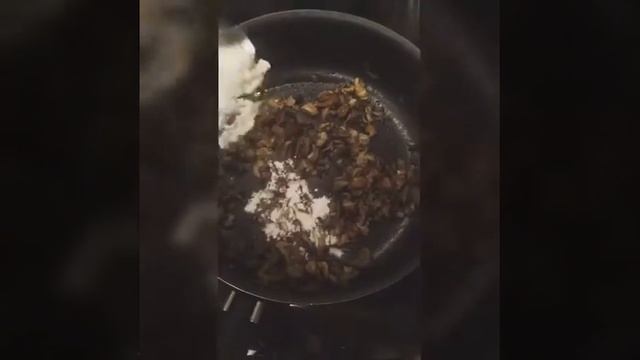 Запечённые грибы в картофеле