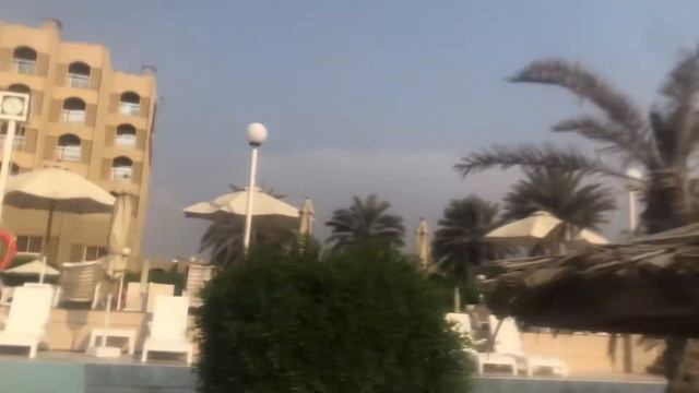 Full On Fun At Sharjah Staycation || khoob enjoy kiya pool aur beach pe. || 4 star breakfast buffet смотреть онлайн