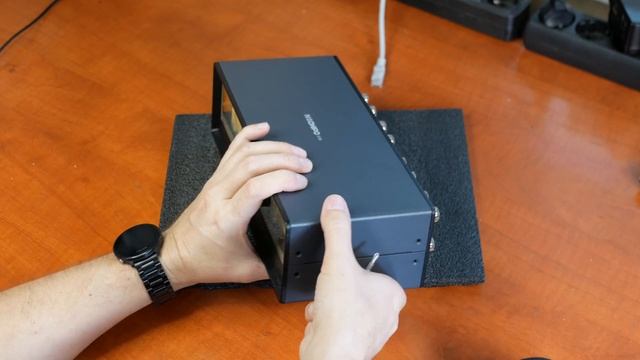 Переключатель усилителей и колонок со стрелочками ET30 VU Meter Amplifier/Speaker Selector смотреть онлайн