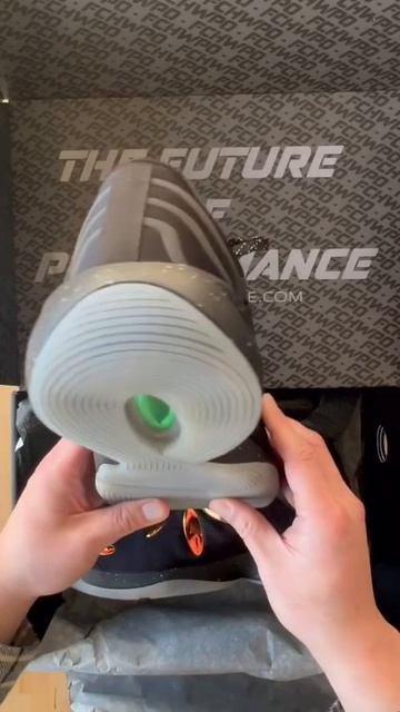 Баскетбольная модель 741 Performance Rover "Black Moon" смотреть онлайн