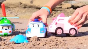 Робокар Поли - игрушечные машинки на пляже - видео для детей