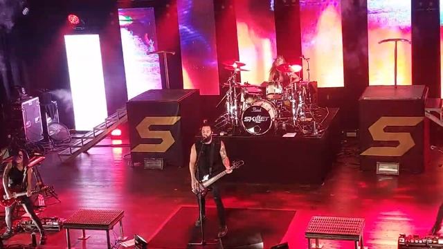 Skillet - Whispers In The Dark (Live) House of Blues Las Vegas смотреть онлайн