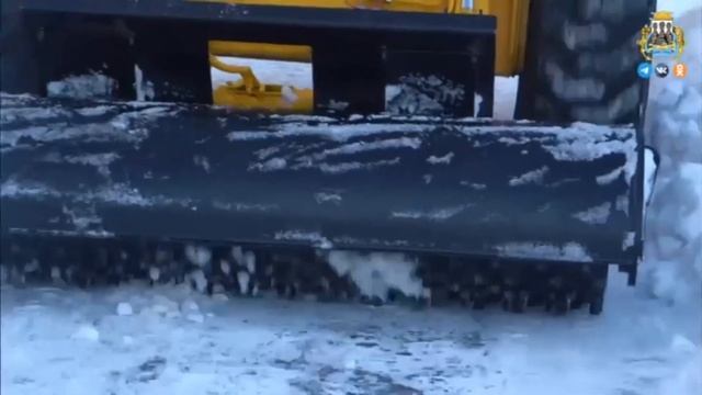 Как борются со льдом в Петропавловске-Камчатском с помощью ЧЕТРА МКСМ 1200М? смотреть онлайн