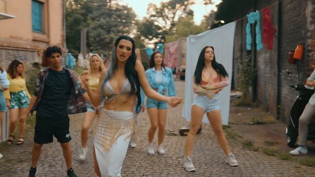 Lena Colak - Daj Mi (Official Video)