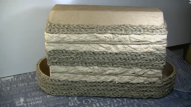 Огромная шкатулка с ушками из картона и джута . Декор шкатулки джутом и пекарской бумагой . смотреть онлайн