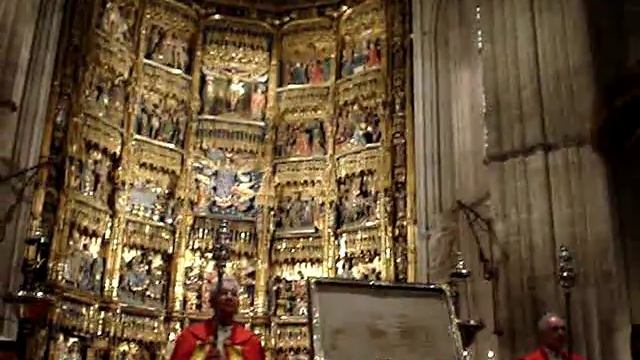Veneración del Santo Sudario en la Catedral de Oviedo 14-9-2016 - GUIASTUR смотреть онлайн