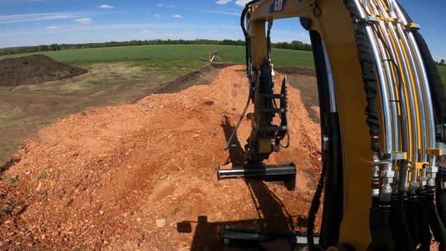 Cat 305.5 Mini Excavator Back Filling With Red Shale And Wrist Bucket смотреть онлайн