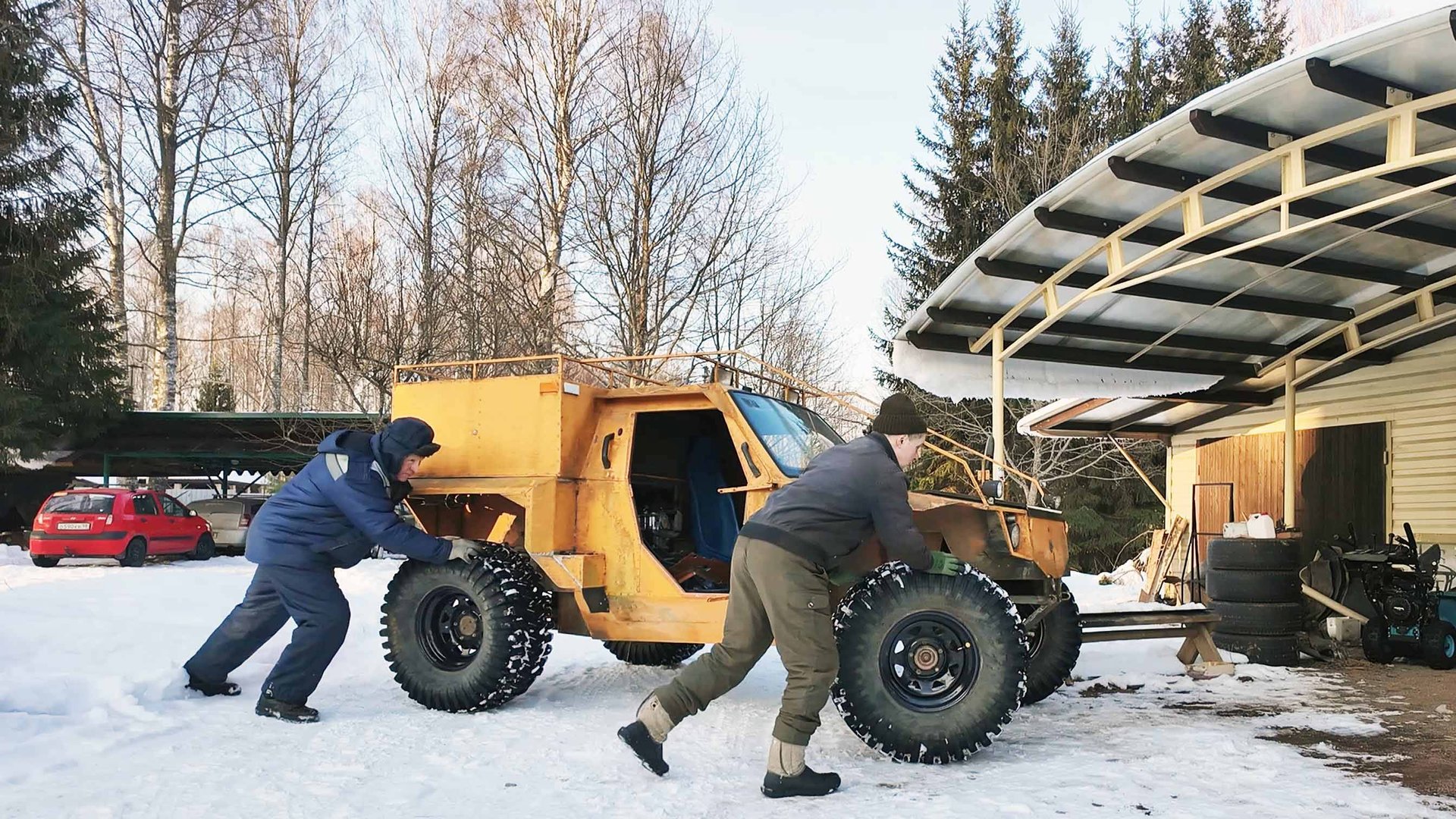 Угнали желтый вездеход! И,… «По приколу» разобрали! смотреть онлайн