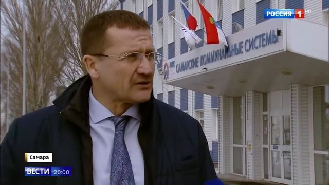 Женщина с ребенком провалилась в 4 метровый колодец в Самаре смотреть онлайн