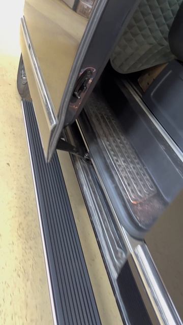 Электропороги ATS с подсветкой на Volkswagen Multivan смотреть онлайн