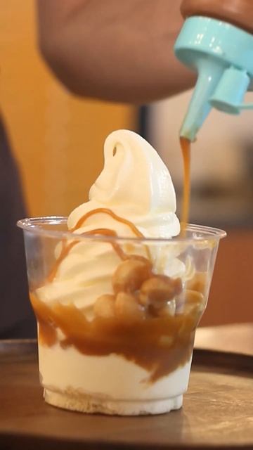 Macadamia Caramel Parfait 🥯✨ #peakchocolate смотреть онлайн